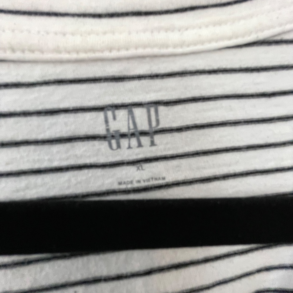Tee-shirts--assorted - Picture 5 of 13